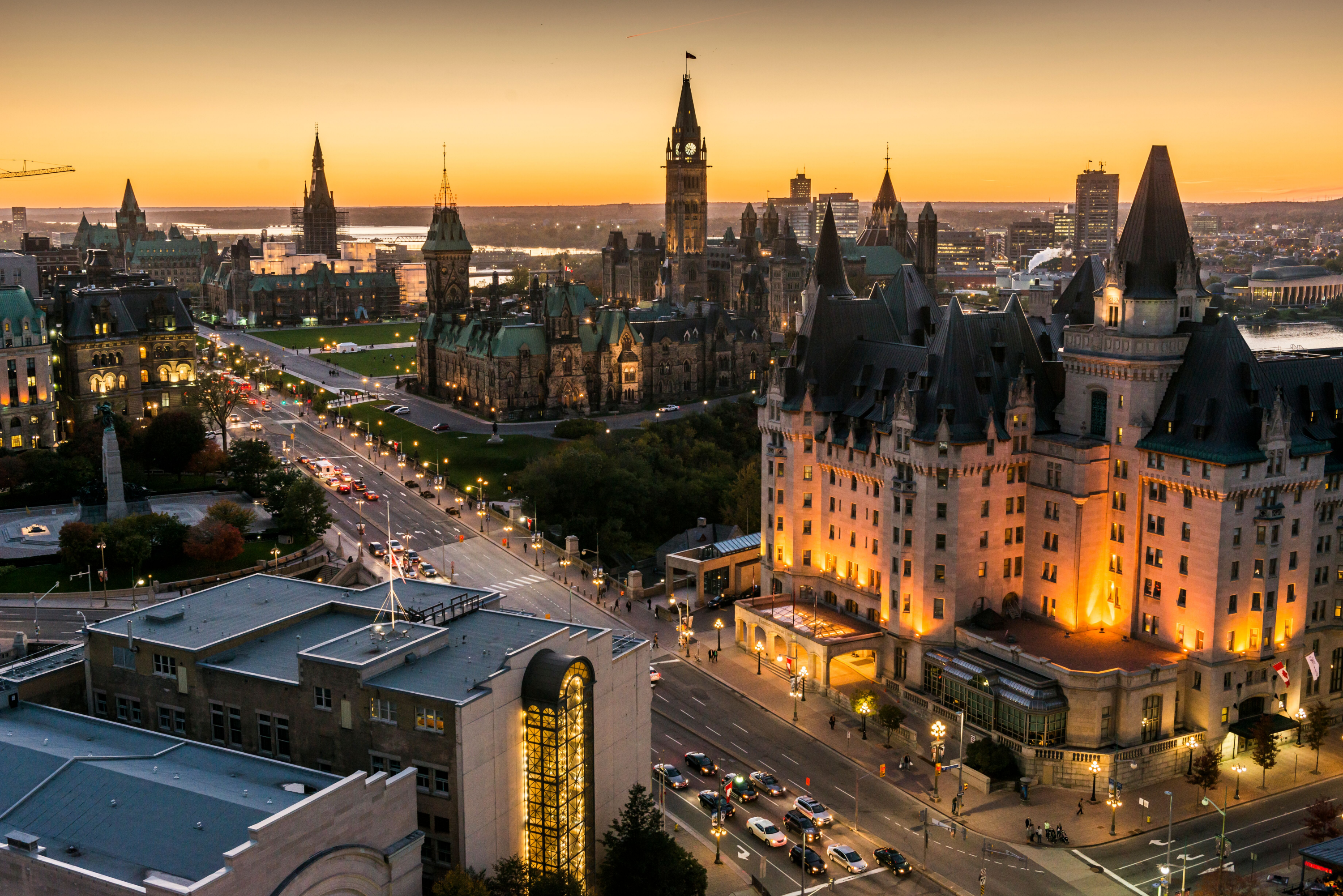 Panoramic-view-of-downtown-Ottawa-with-Parliament-Hill-Credit-Ottawa-Tourism